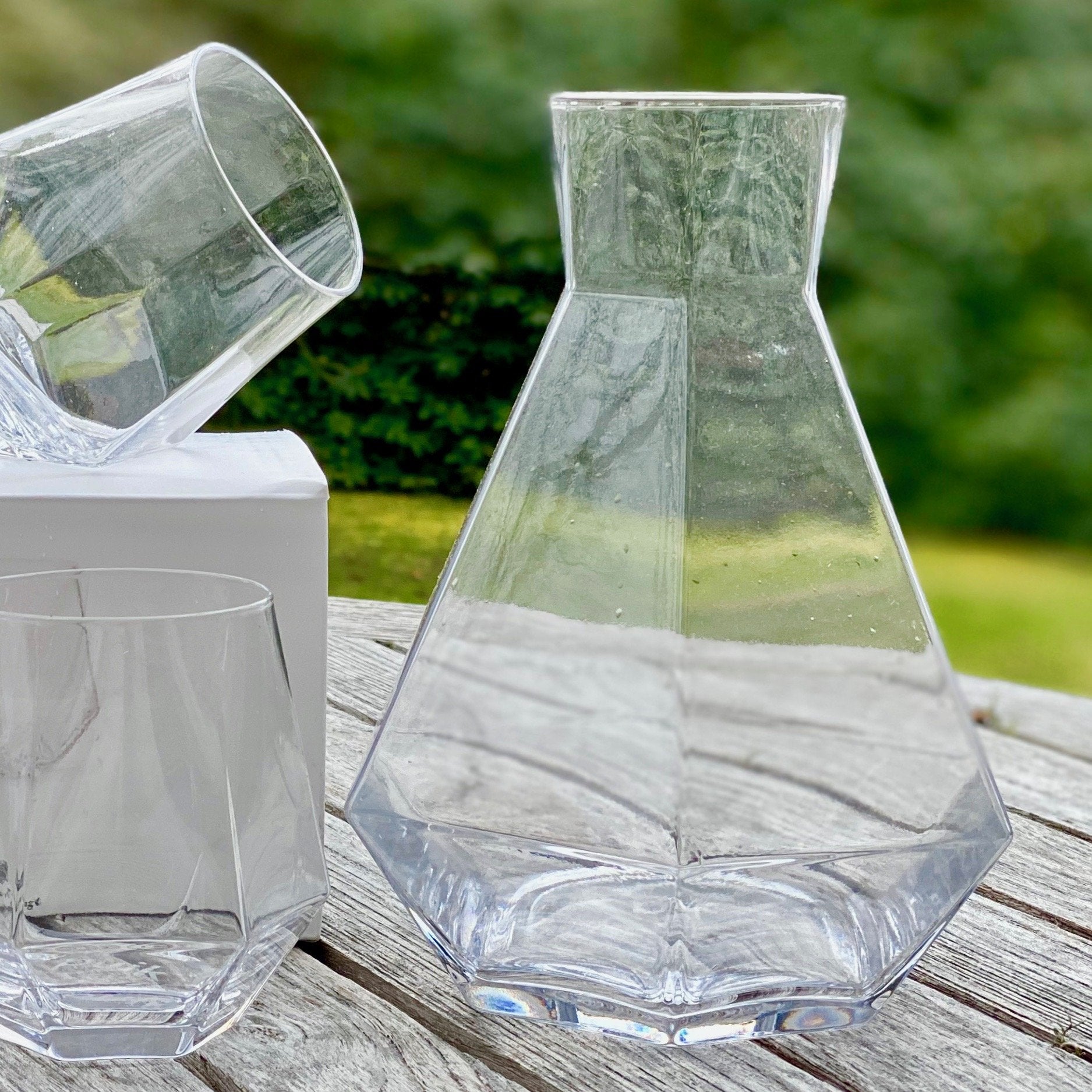 Diamond shaped crystal carafe